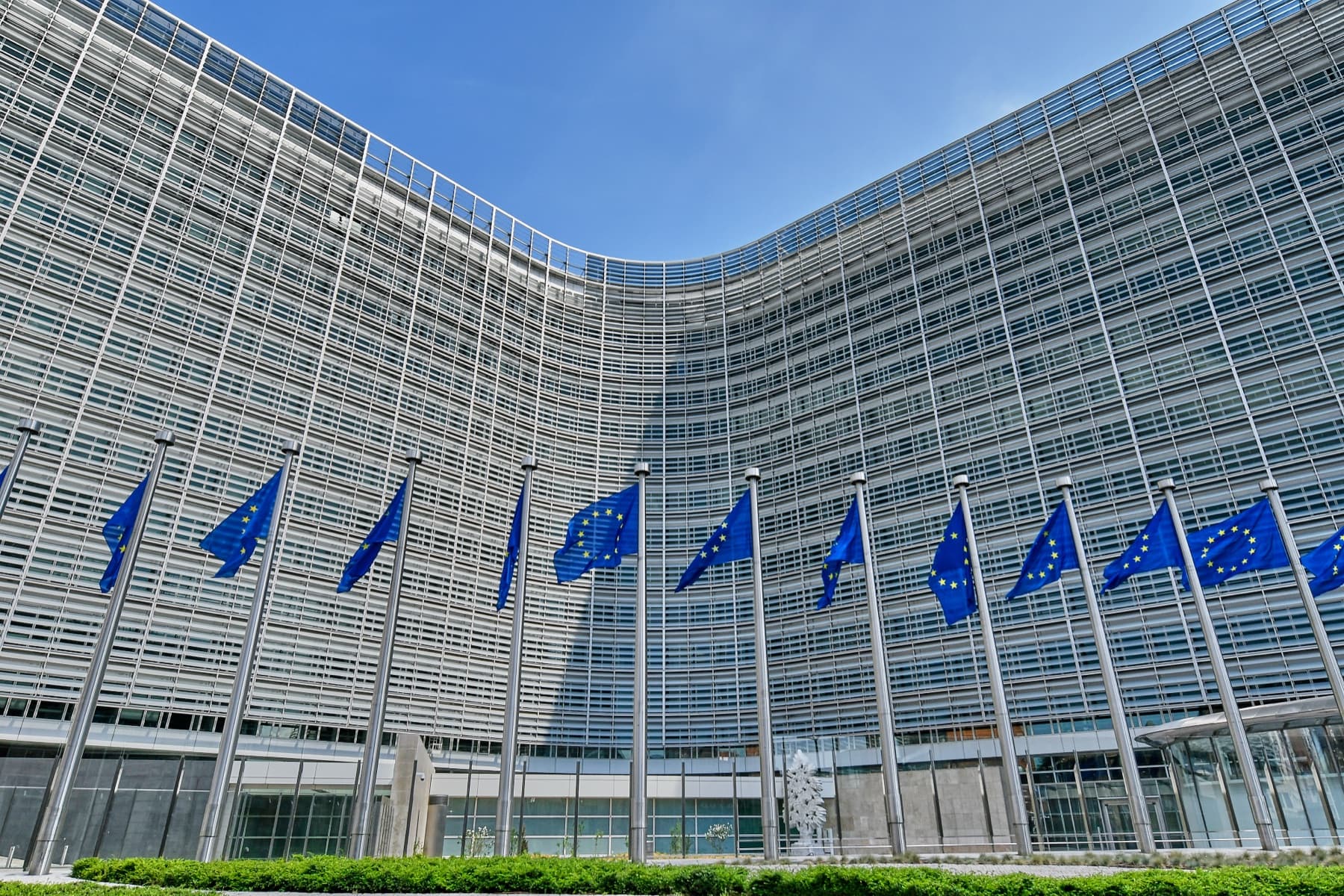 Drapeaux européens devant le bâtiment Berlaymont de la Commission européenne à Bruxelles.